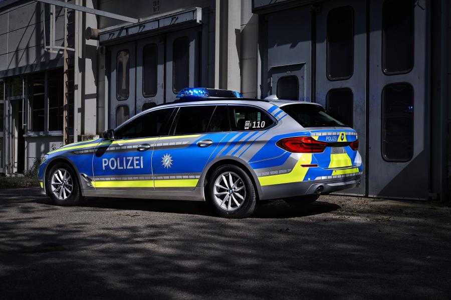  BMW 530d xDrive Touring Polizei (G31) 2017 года  (фото 5 из 14)
